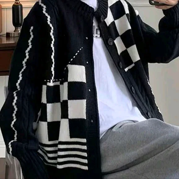 Men's Loose Fit Plaid Pattern Cardigan Sweater - Picture 3 of 6